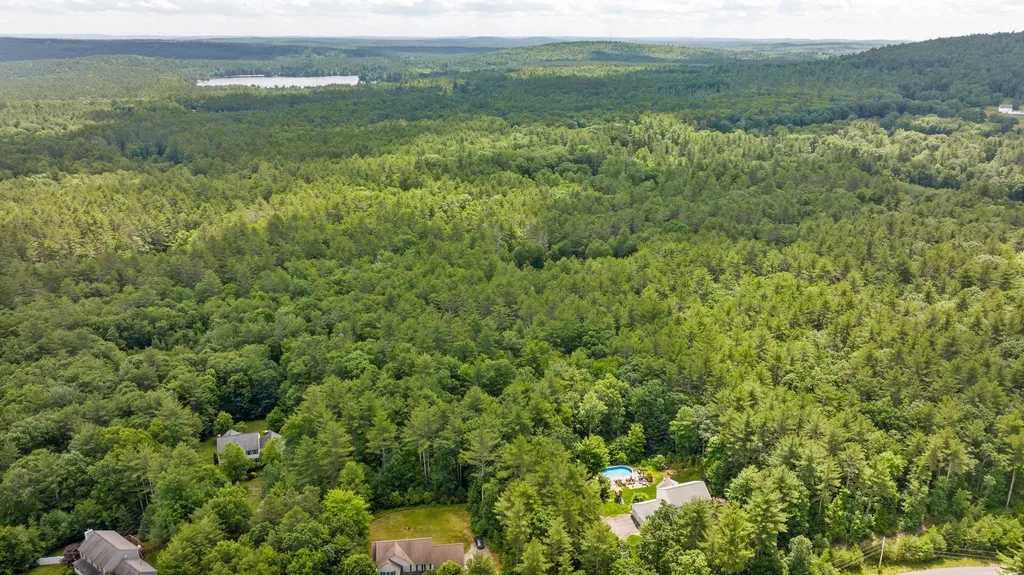17 Pigeon Hill Road Brookline NH 03033