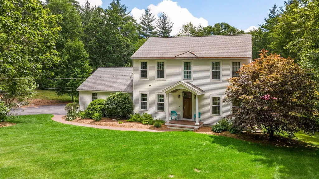 17 Pigeon Hill Road Brookline NH 03033