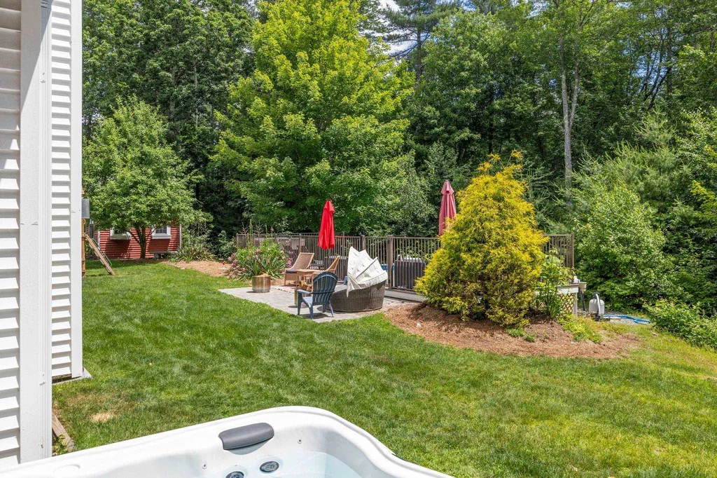 17 Pigeon Hill Road Brookline NH 03033