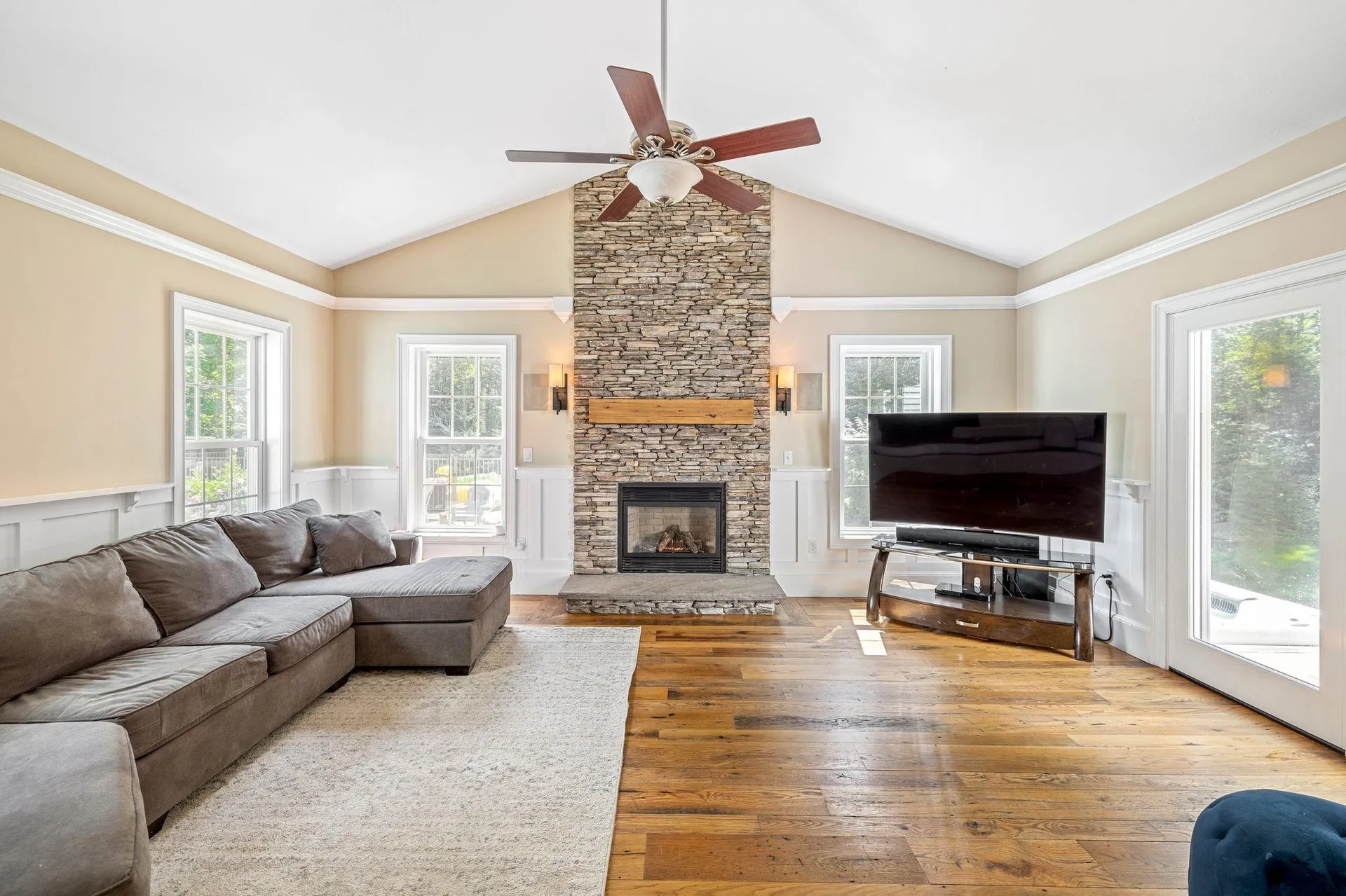 17 Pigeon Hill Road Brookline NH 03033