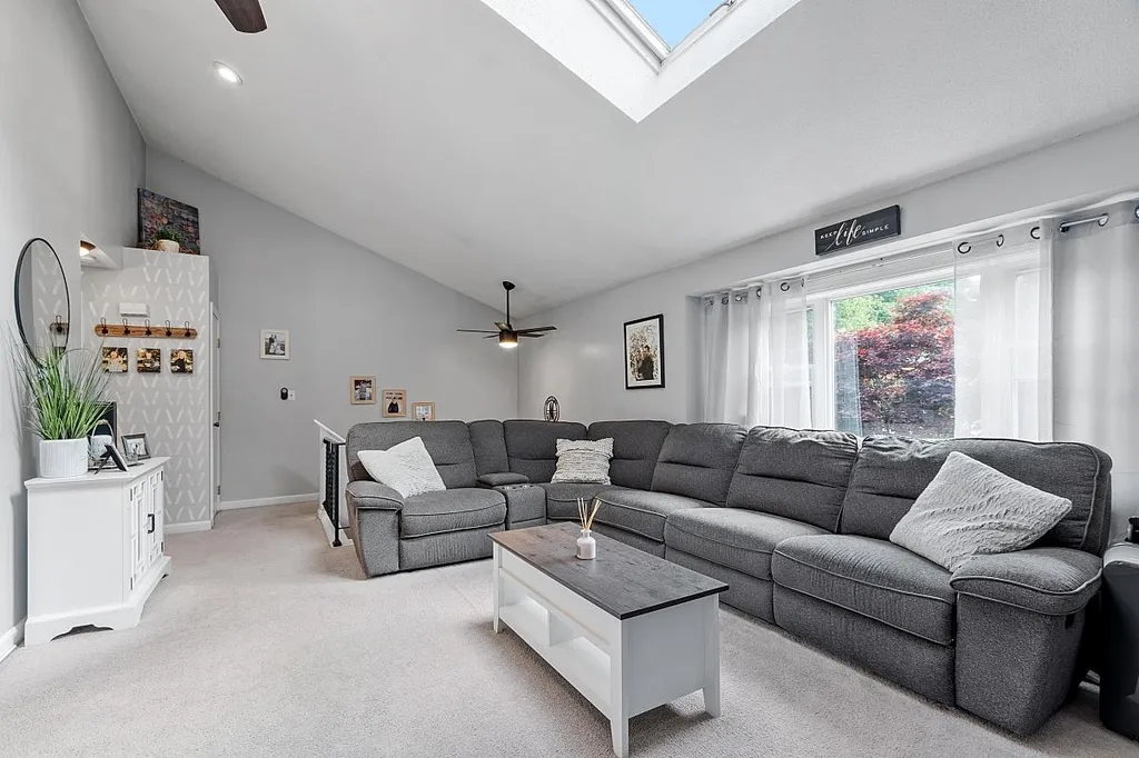 12L Lancelot Drive Derry NH 03038
