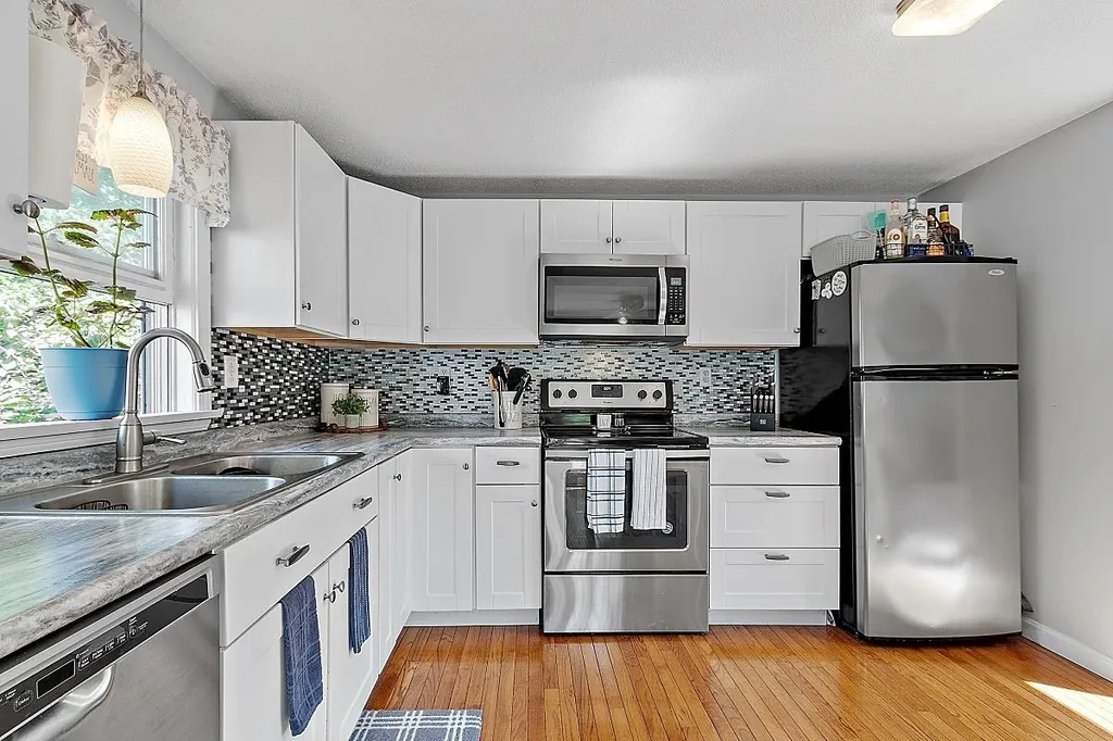 12L Lancelot Drive Derry NH 03038
