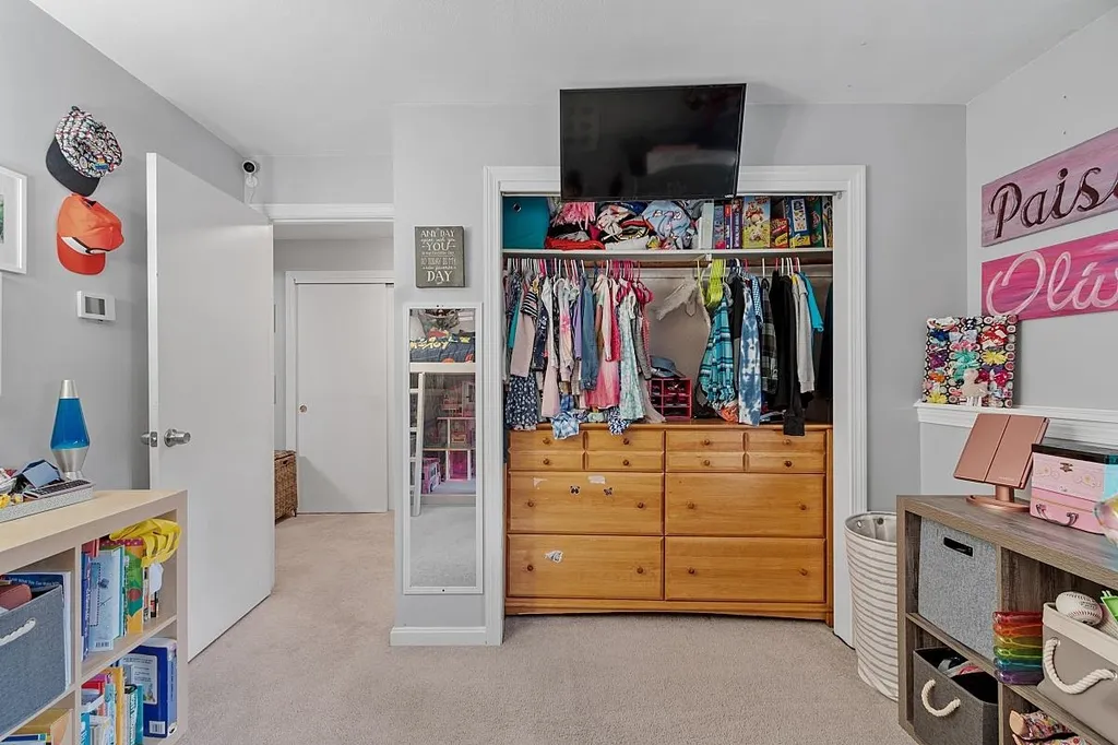 12L Lancelot Drive Derry NH 03038