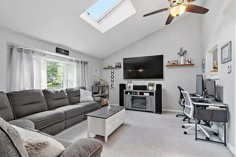 12l Lancelot Drive Derry NH 03038