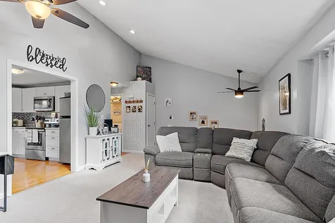 12l Lancelot Drive Derry NH 03038