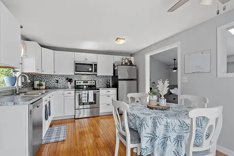 12l Lancelot Drive Derry NH 03038