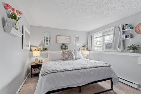 12l Lancelot Drive Derry NH 03038