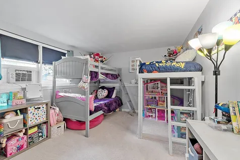 12l Lancelot Drive Derry NH 03038