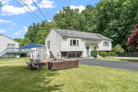 12l Lancelot Drive Derry NH 03038