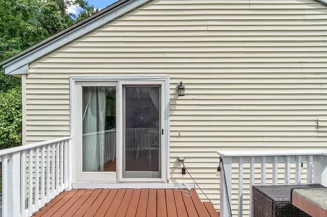12l Lancelot Drive Derry NH 03038