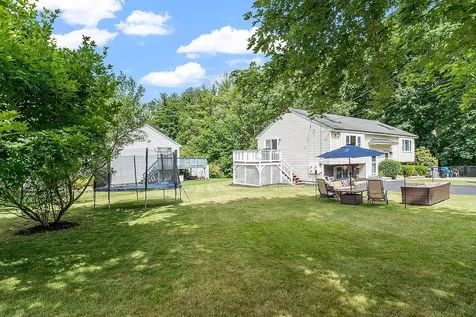 12l Lancelot Drive Derry NH 03038