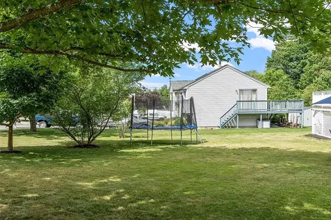 12l Lancelot Drive Derry NH 03038