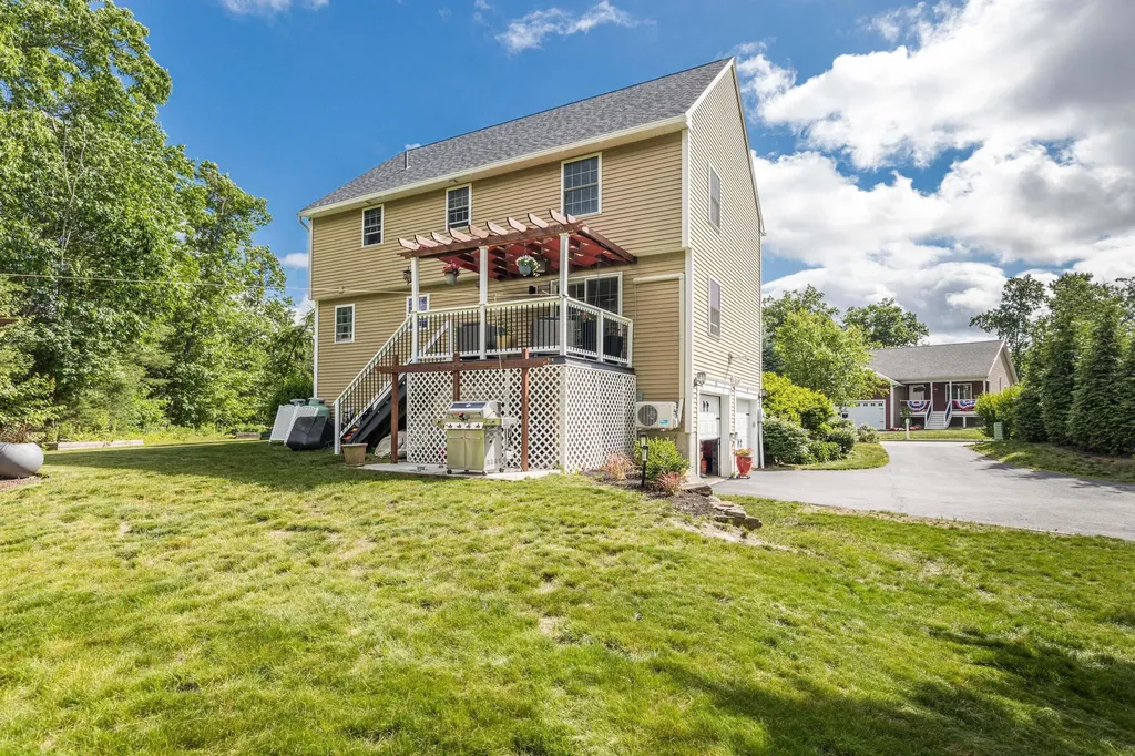 7 Collins Circle Rochester NH 03867