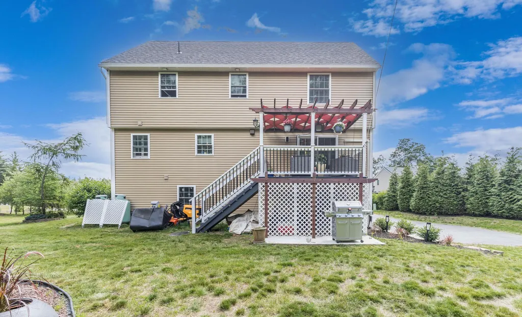 7 Collins Circle Rochester NH 03867