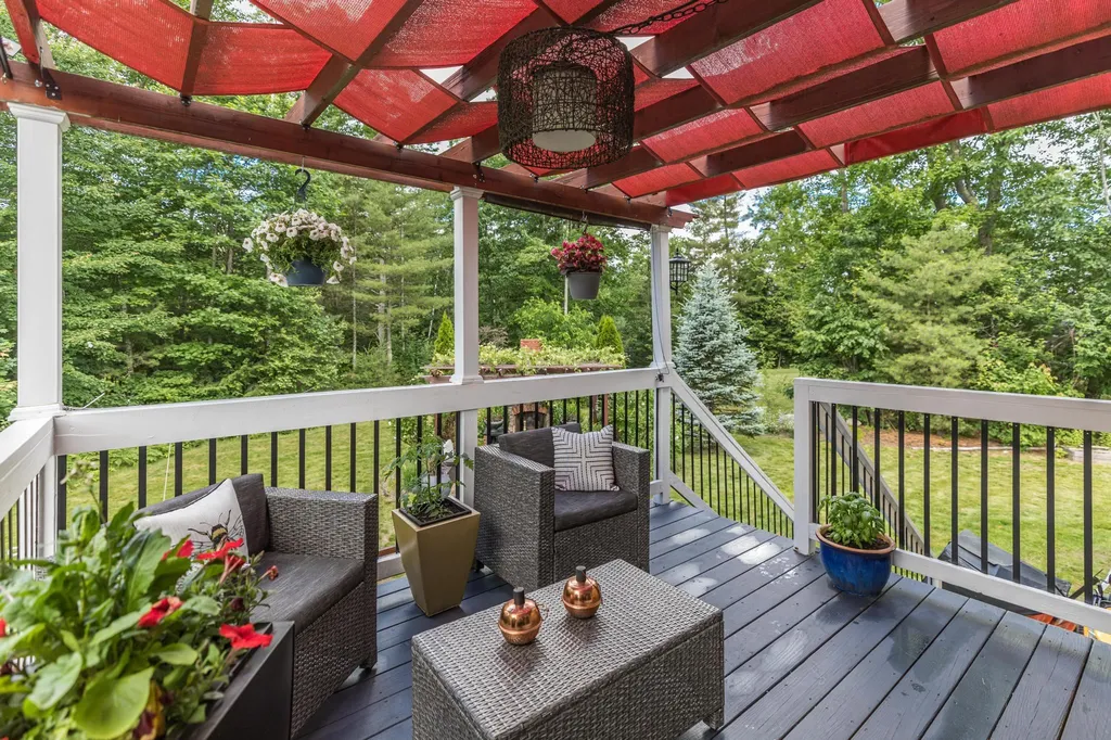 7 Collins Circle Rochester NH 03867