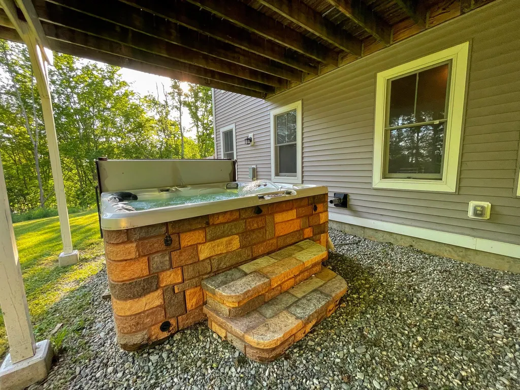53 O'brien Meadows Hinesburg VT 05461