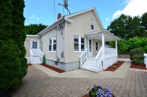 2 Yvonne Street Nashua NH 03060