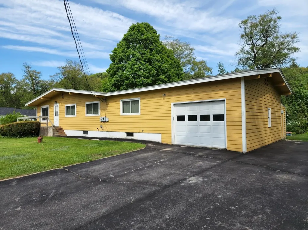 15 Coach Road Gilford, NH