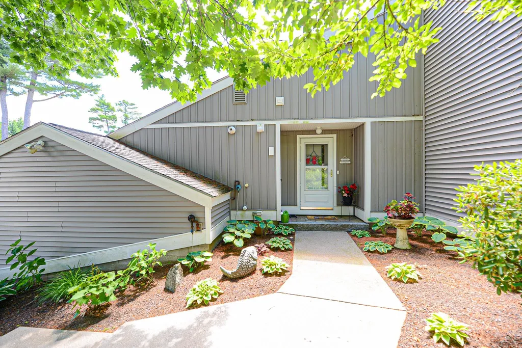 10 Molly Lane Laconia NH 03264