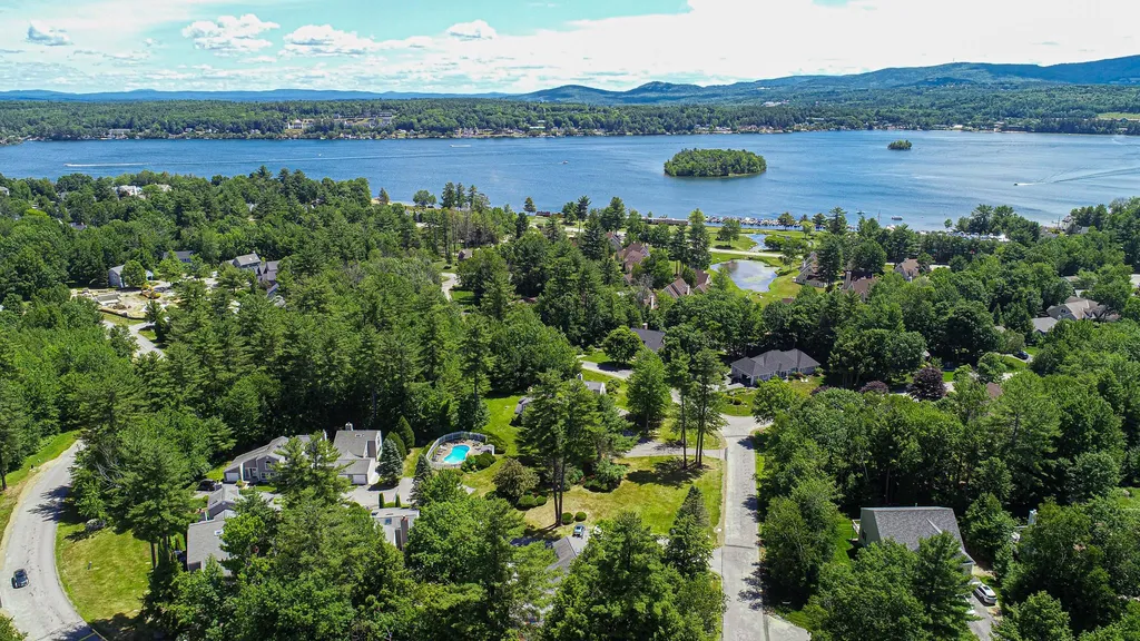 10 Molly Lane Laconia NH 03264