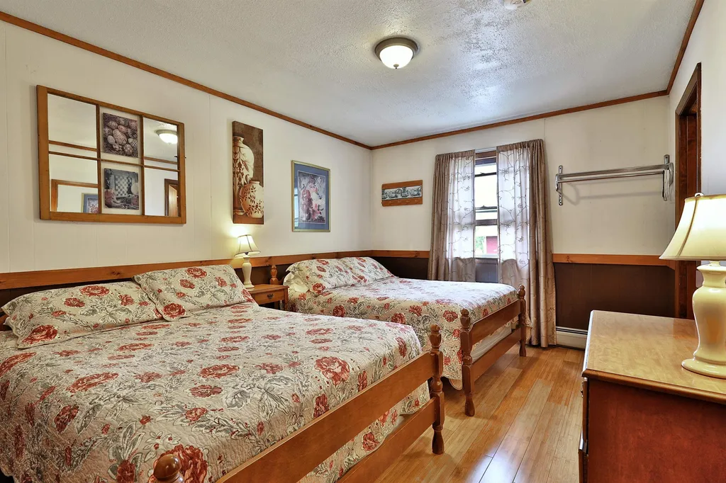 4441 Vt Route 100 Pittsfield VT 05762