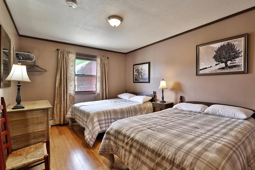 4441 Vt Route 100 Pittsfield VT 05762
