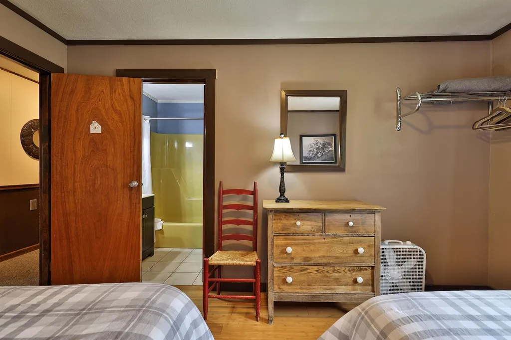 4441 Vt Route 100 Pittsfield VT 05762
