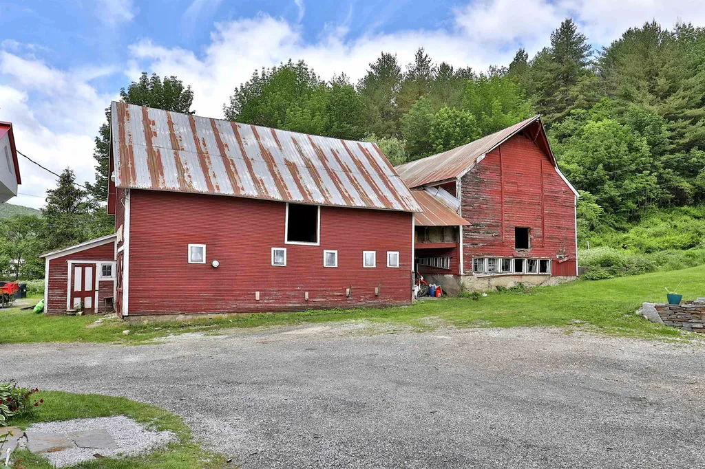 4441 Vt Route 100 Pittsfield VT 05762