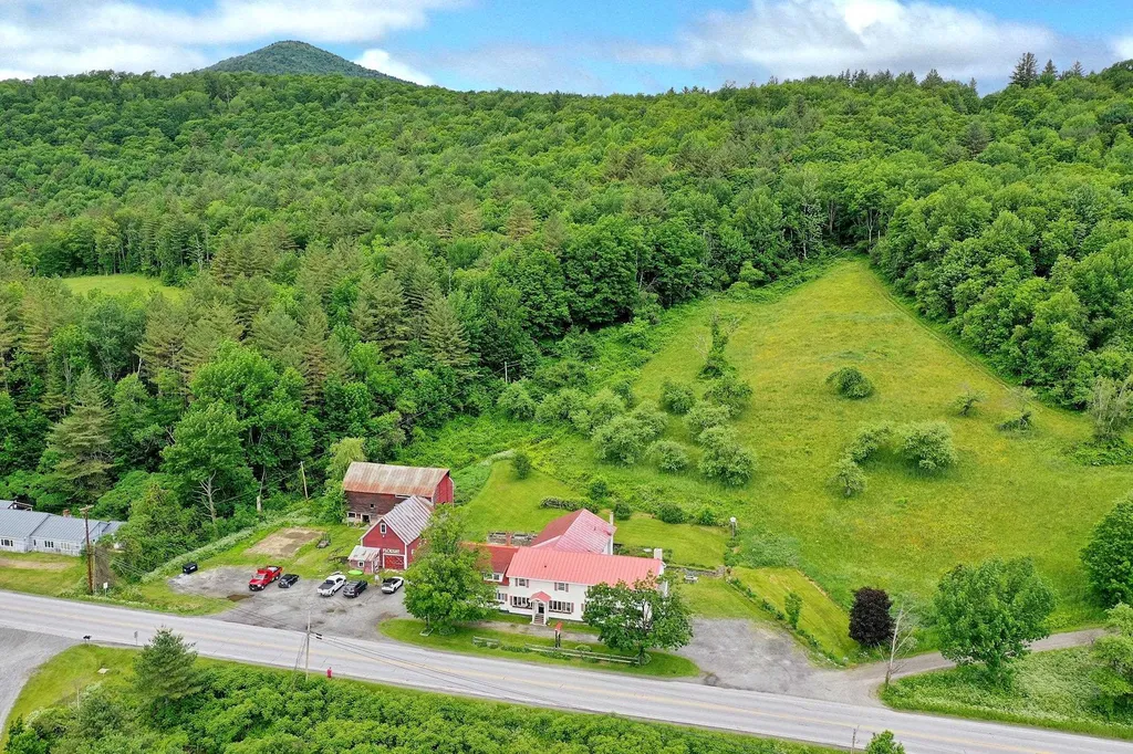 4441 Vt Route 100 Pittsfield VT 05762