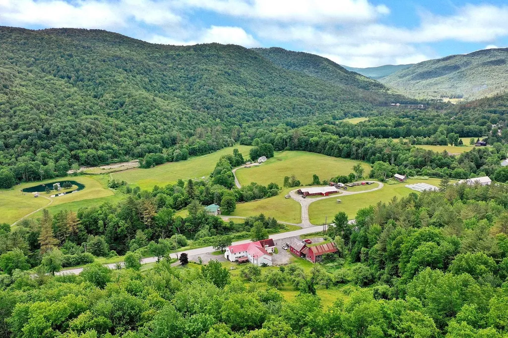 4441 Vt Route 100 Pittsfield VT 05762