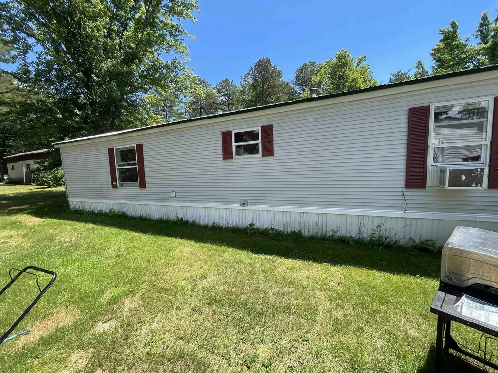 12 Vine Street Franklin NH 03235