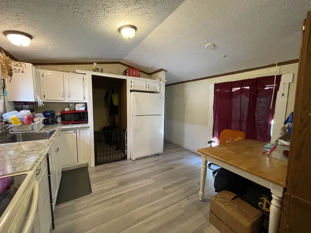 12 Vine Street Franklin NH 03235