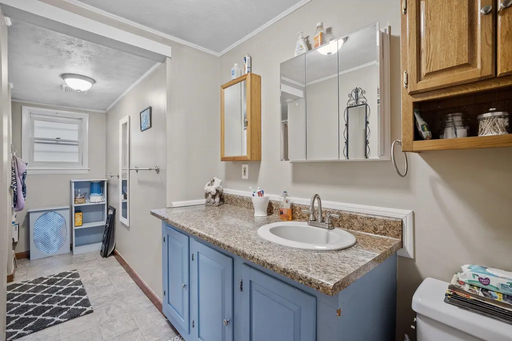 41 Vine Street Northfield NH 03276