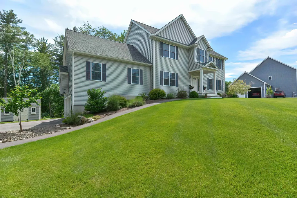 3 Hummingbird Lane Salem NH 03079
