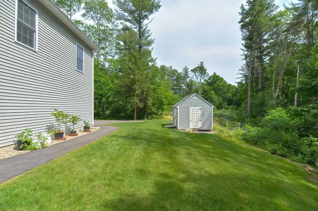 3 Hummingbird Lane Salem NH 03079