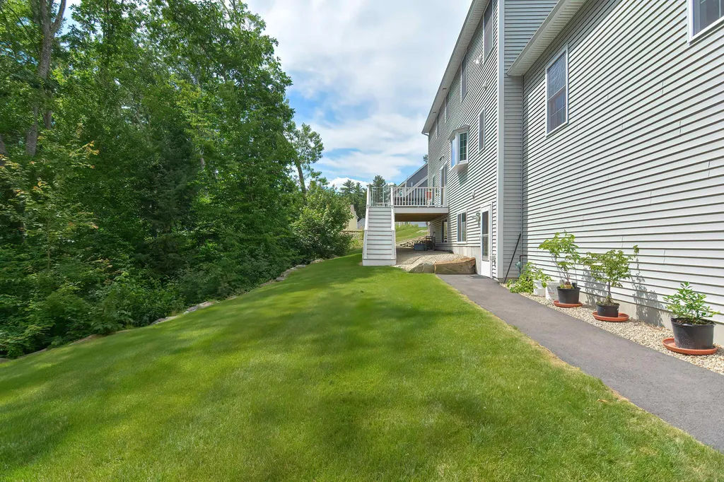 3 Hummingbird Lane Salem NH 03079