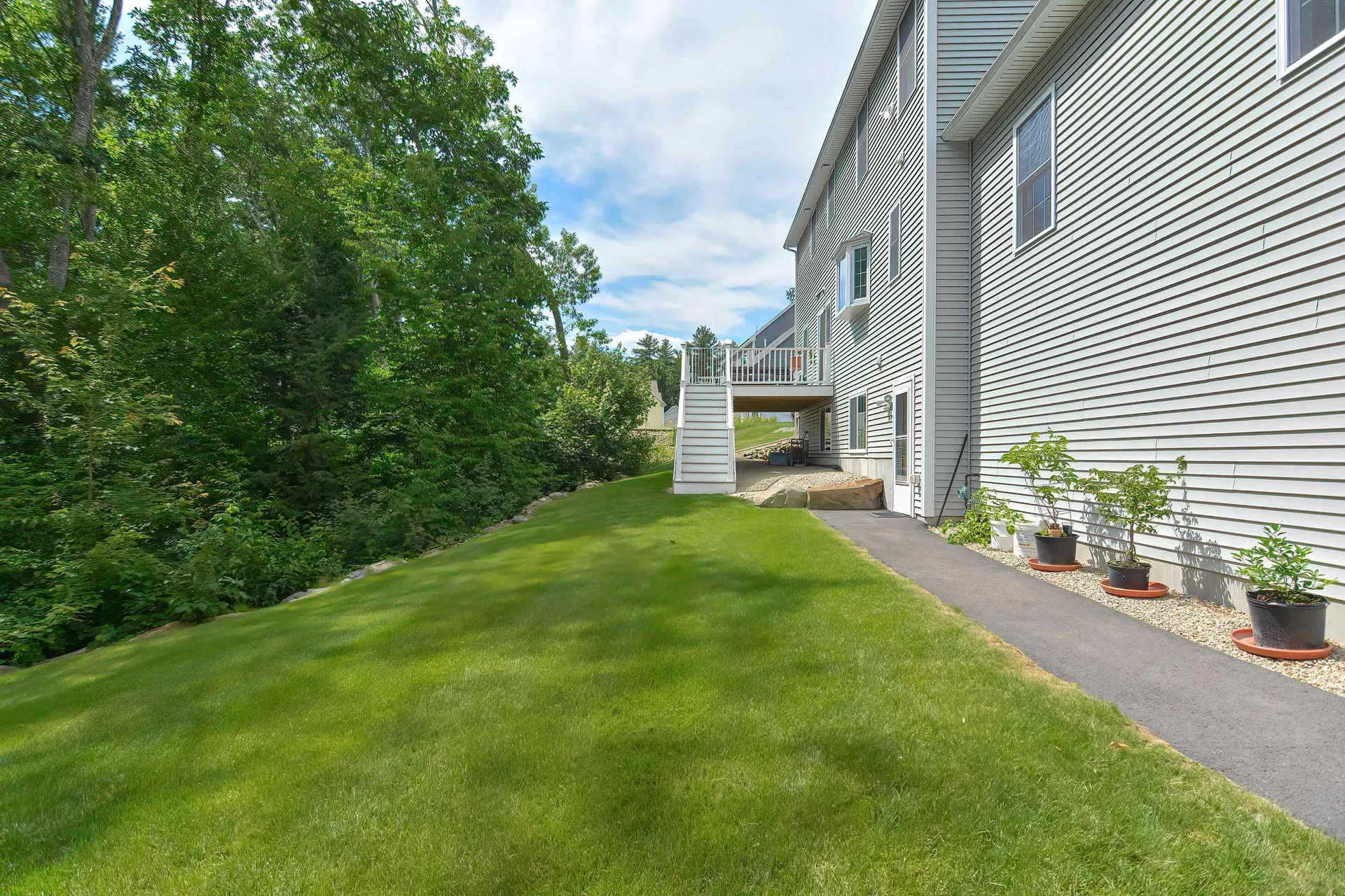 3 Hummingbird Lane Salem NH 03079