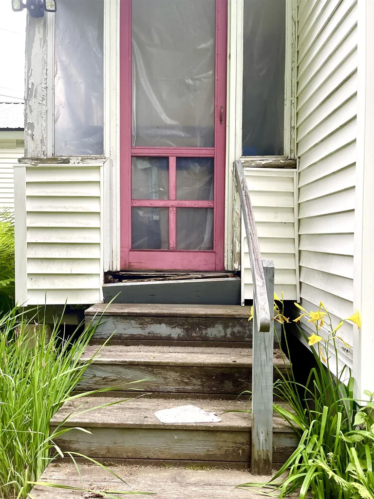 72 Prospect Street Lancaster NH 03584