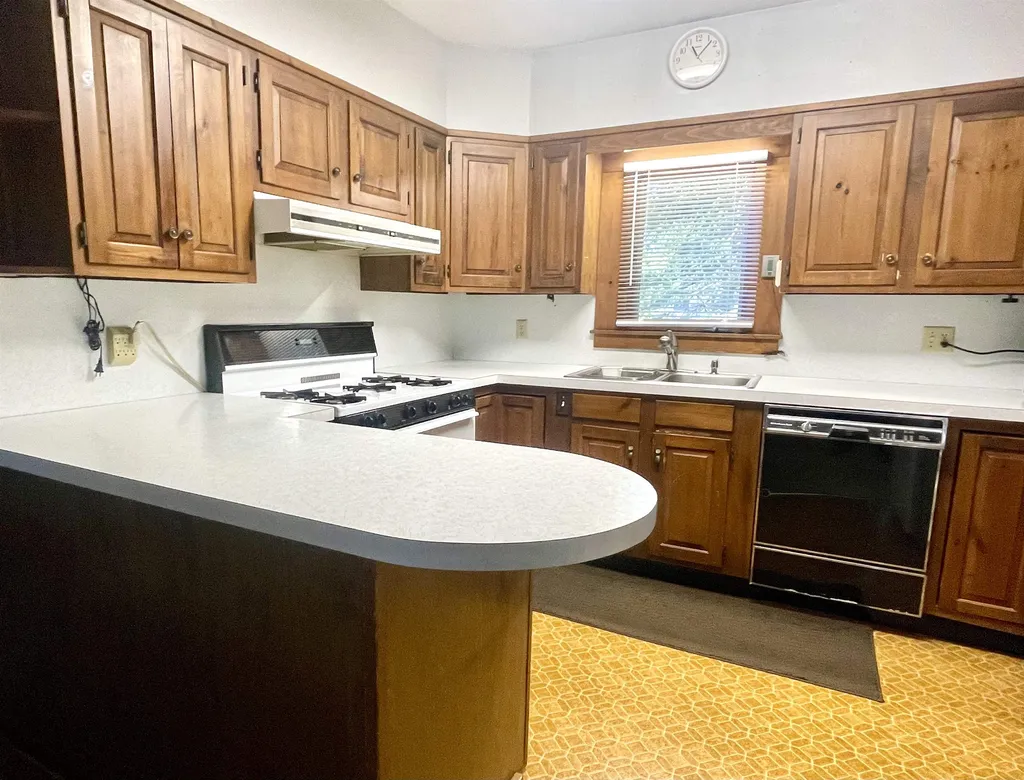 72 Prospect Street Lancaster NH 03584