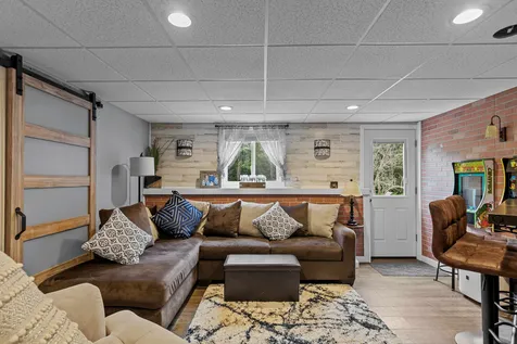 757 River Road New Boston NH 03070