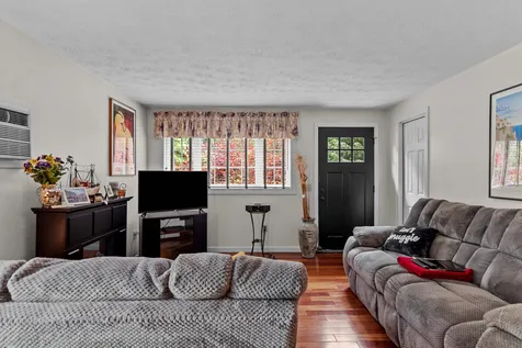 757 River Road New Boston NH 03070