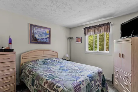 757 River Road New Boston NH 03070