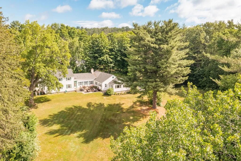 28 Old Wolfeboro Road Alton NH 03809