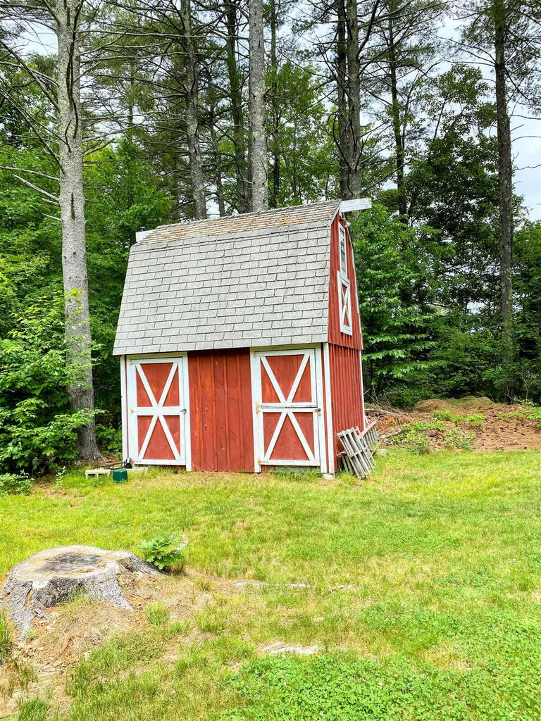 235 Mallego Road Barrington NH 03825