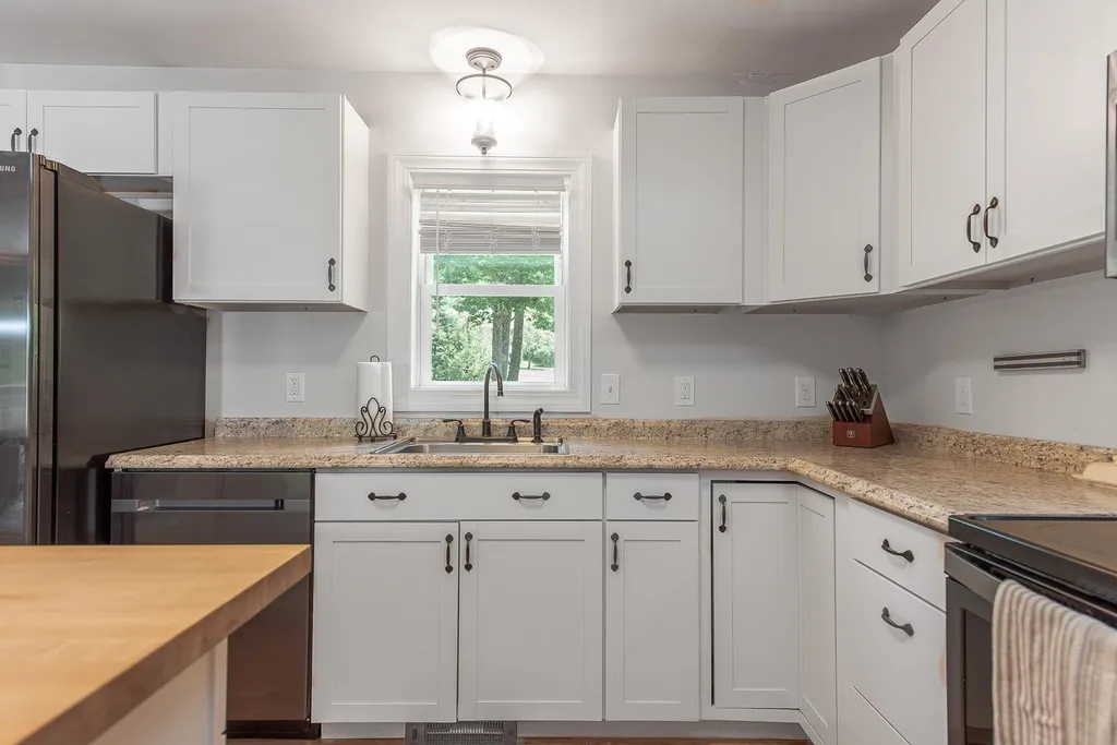 68 Colony Lane New Hampton NH 03256