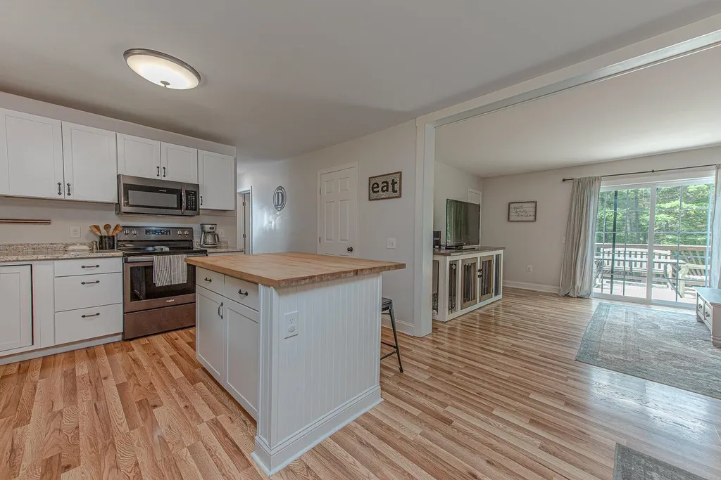 68 Colony Lane New Hampton NH 03256