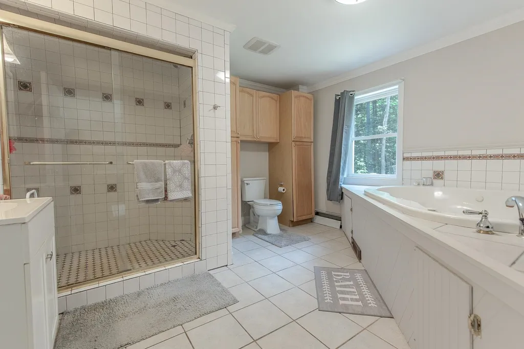 68 Colony Lane New Hampton NH 03256