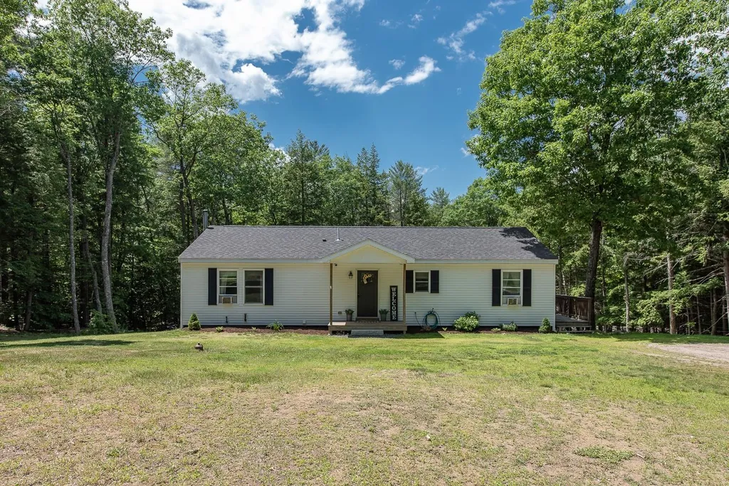 68 Colony Lane New Hampton NH 03256