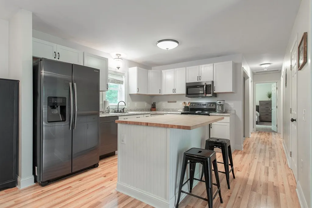 68 Colony Lane New Hampton NH 03256