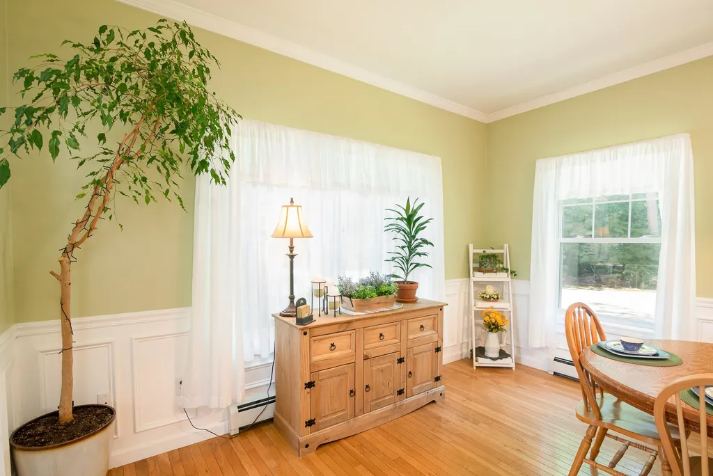 22 West Shore Drive Raymond NH 03077